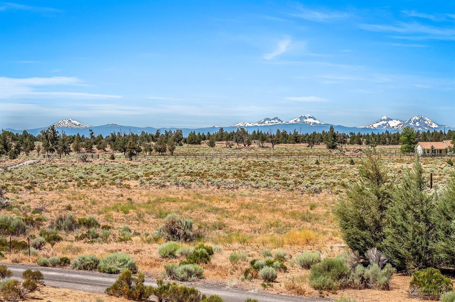 62050 Dodds Road Bend, OR 97701 - Photo 22 of 24 Million dollar mountain views do not get