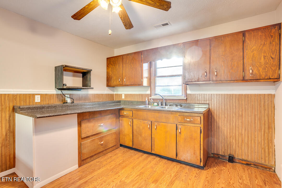 134 Old Coalfield Road Harriman, TN 37748 - Photo 12 of 28 011241017-1-134OldCoalfieldRdHarrimanTn-