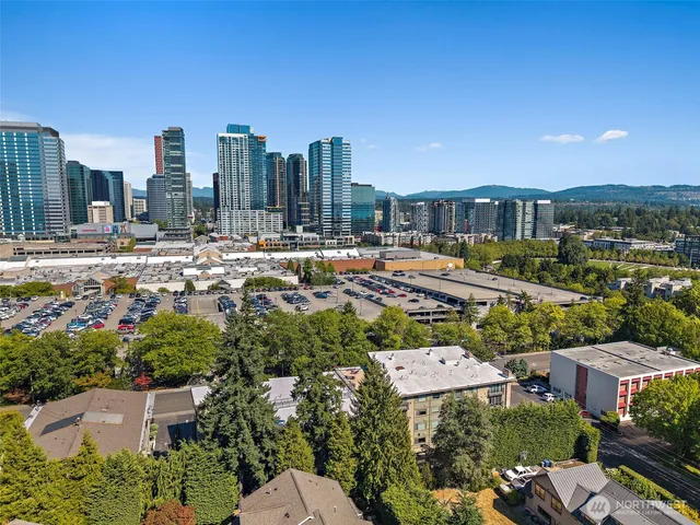 $2,050 | 511 100th Avenue Northeast, Unit 305, Bellevue, WA 98004