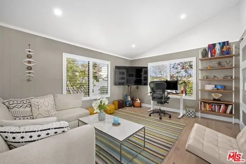 $2,595,000 | 6795 Las Olas Way, Malibu, CA 90265