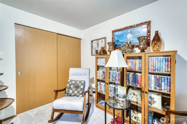 a en suite bathroom with a sink and a mirror