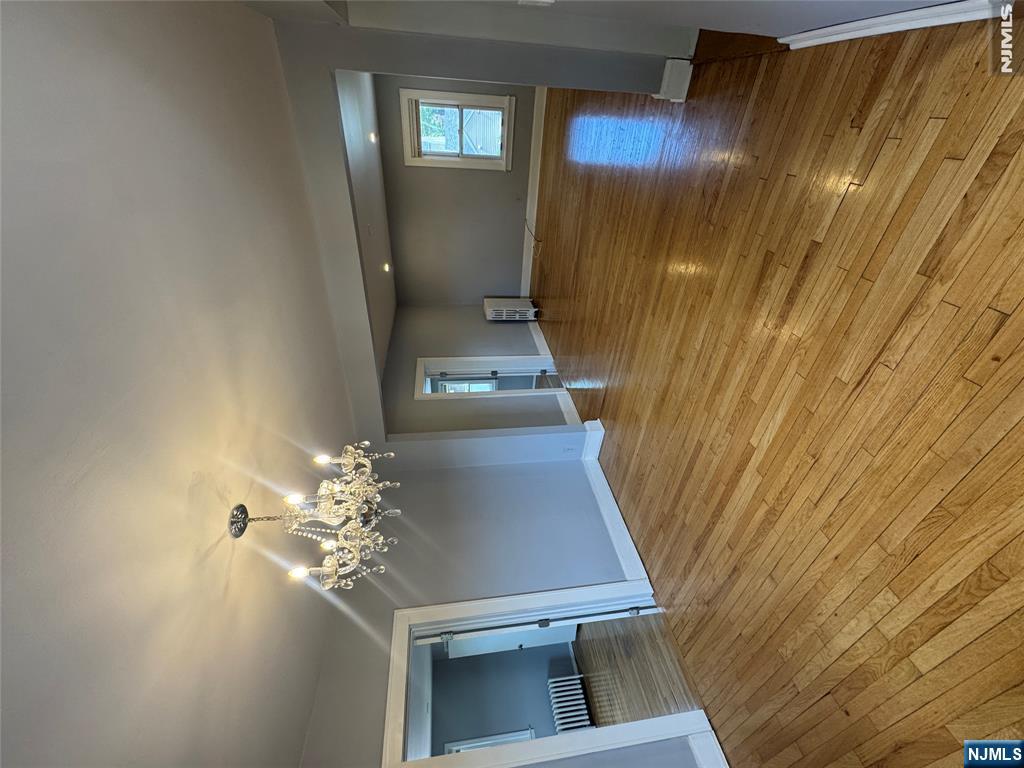 811 Pleasant View Terrace Ridgefield, NJ 07657 - Photo 3 of 9