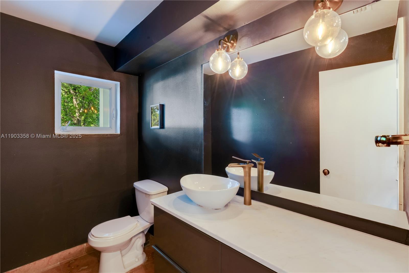 525 Ridgewood Road Key Biscayne, FL 33149 - Photo 14 of 62