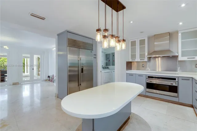 $4,550,000 | 525 Ridgewood Road, Key Biscayne, FL 33149
