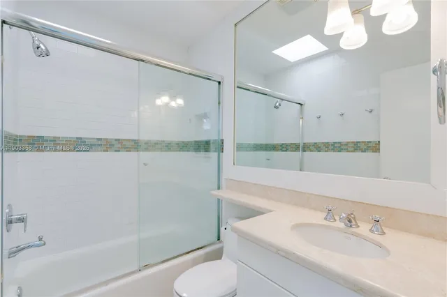 $4,550,000 | 525 Ridgewood Road, Key Biscayne, FL 33149