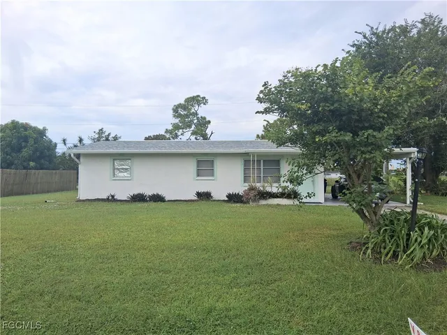 $235,900 | 117 Coolidge Avenue, Lehigh Acres, FL 33936