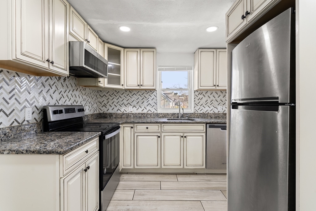 249 West Main Street, Unit 2 Avon, MA 02322 - Photo 4 of 32