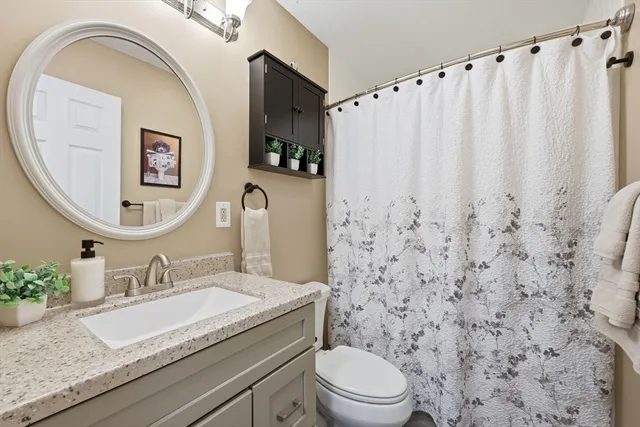 $374,900 | 1688 South Branch Parkway, Springfield, MA 01129