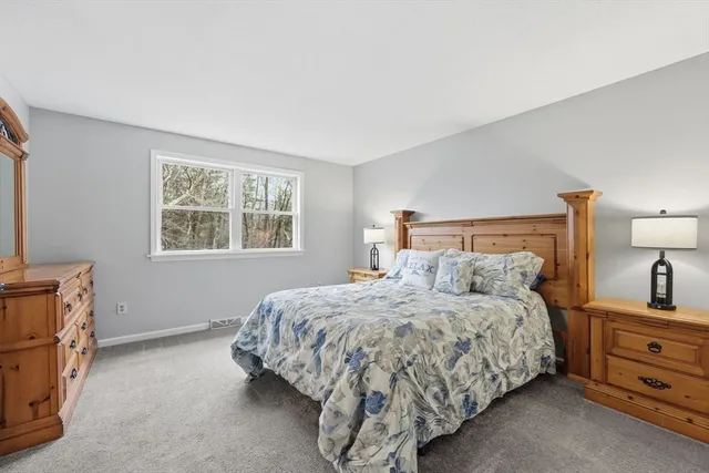 $374,900 | 1688 South Branch Parkway, Springfield, MA 01129