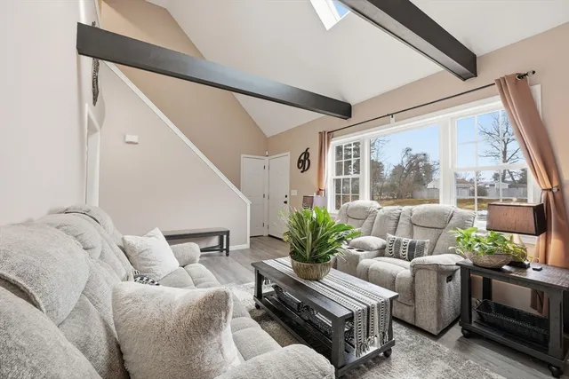 $374,900 | 1688 South Branch Parkway, Springfield, MA 01129