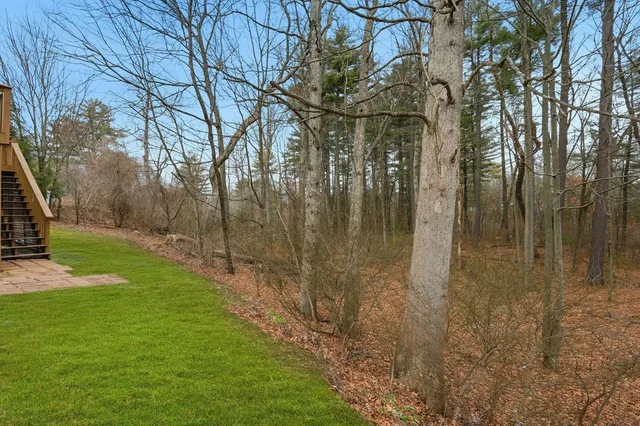 $374,900 | 1688 South Branch Parkway, Springfield, MA 01129