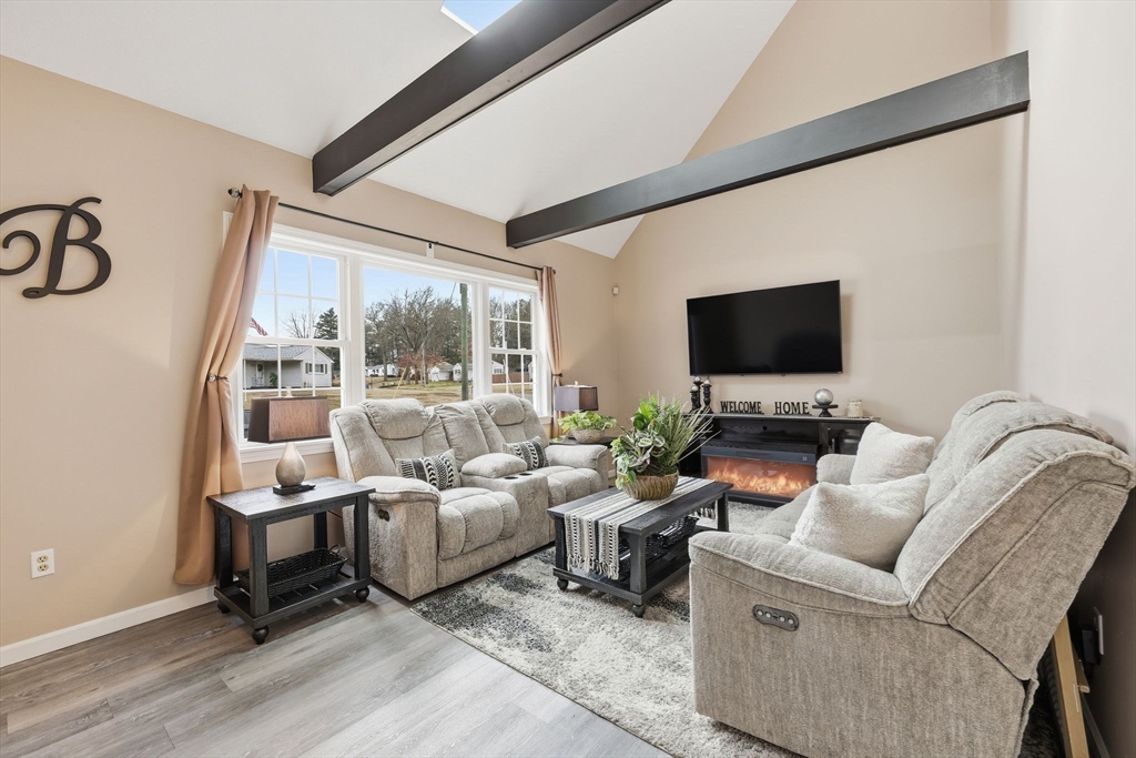 1688 South Branch Parkway Springfield, MA 01129 - Photo 4 of 41