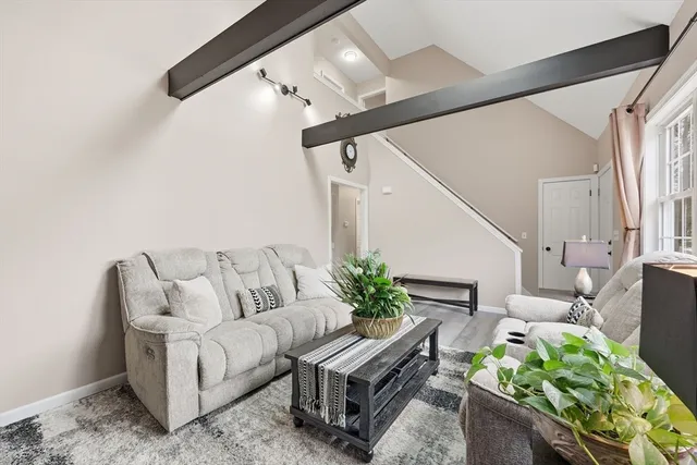 $374,900 | 1688 South Branch Parkway, Springfield, MA 01129