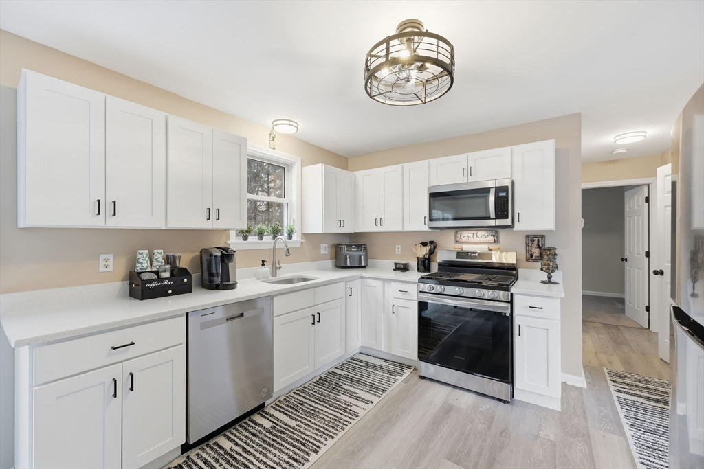 1688 South Branch Parkway Springfield, MA 01129 - Photo 9 of 41