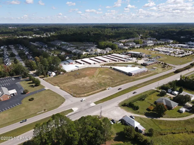 $950,000 | 4002 Raleigh Rd Parkway West, Wilson, NC 27896