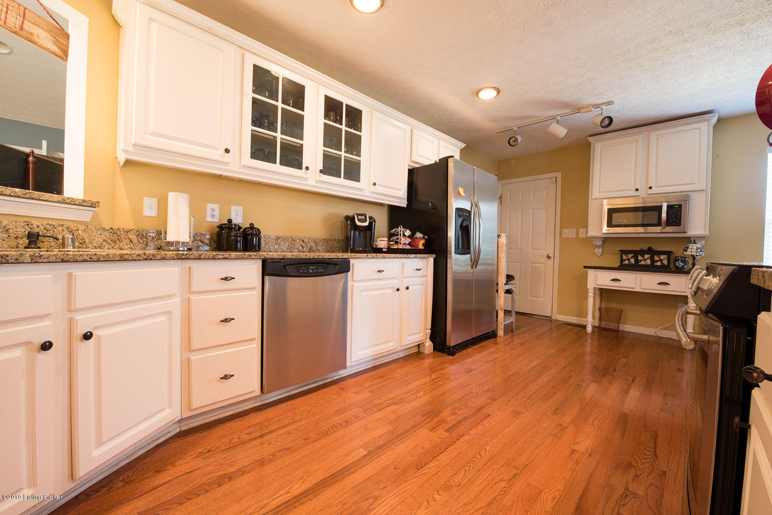 3816 Ridgehurst Court Louisville, KY 40299 - Photo 11 of 38 20