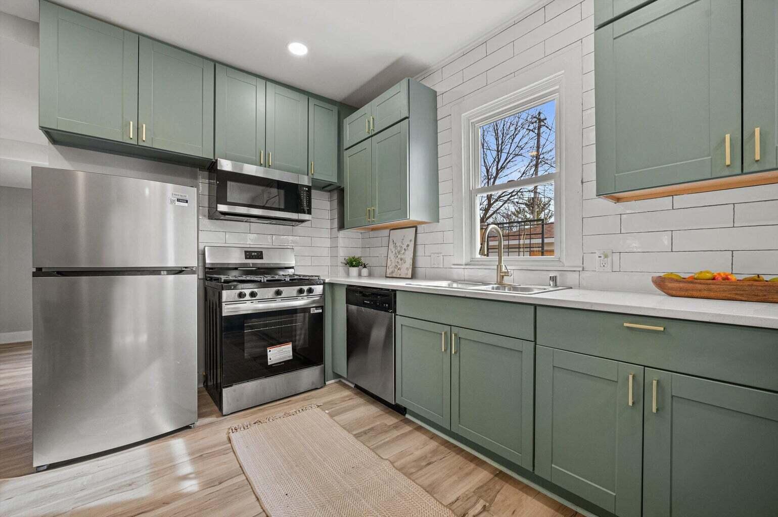158 North 59th Street Milwaukee, WI 53213 - Photo 2 of 20 2