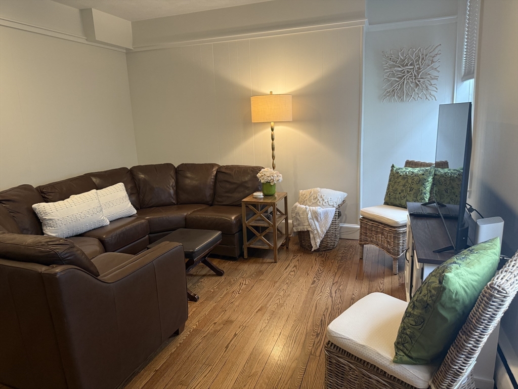 26 Summer Street, Unit 4 Marblehead, MA 01945 - Photo 3 of 31