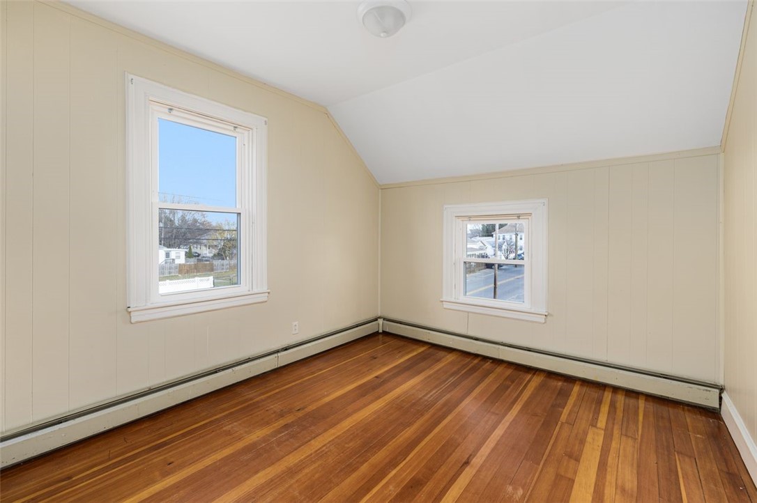 54 Randall Street Cranston, RI 02920 - Photo 15 of 38
