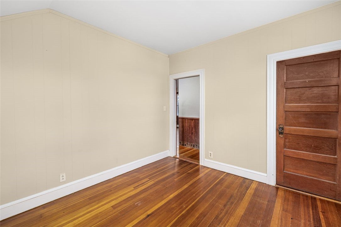 54 Randall Street Cranston, RI 02920 - Photo 17 of 38