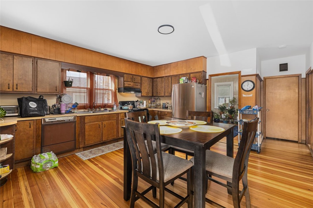 54 Randall Street Cranston, RI 02920 - Photo 29 of 38