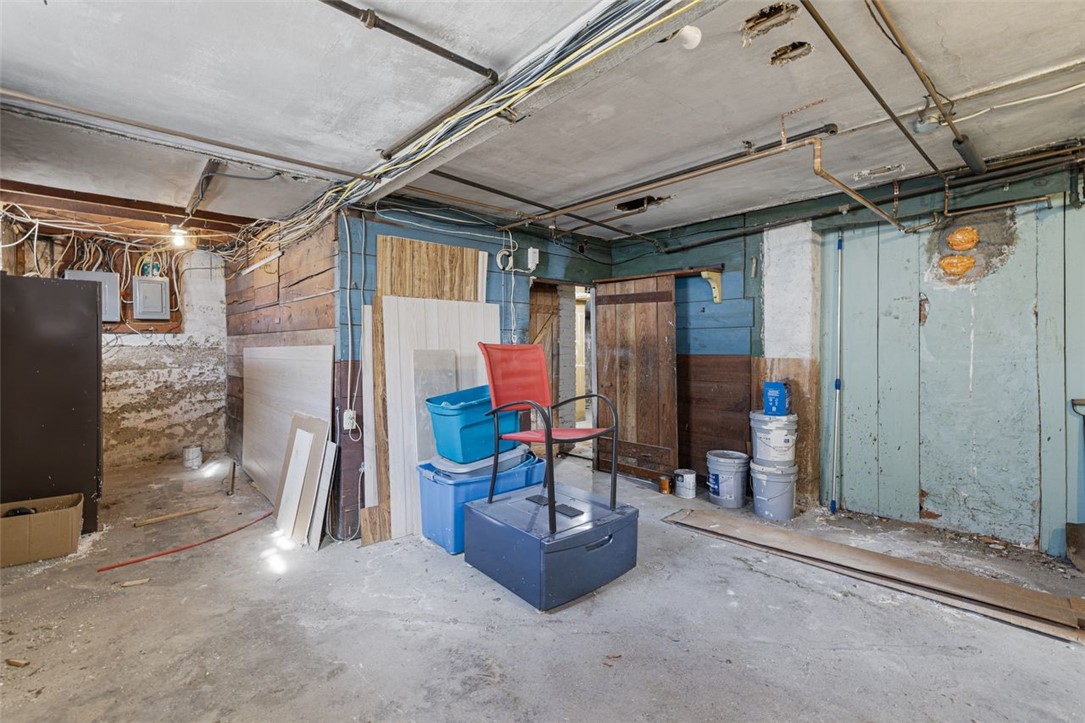 54 Randall Street Cranston, RI 02920 - Photo 35 of 38