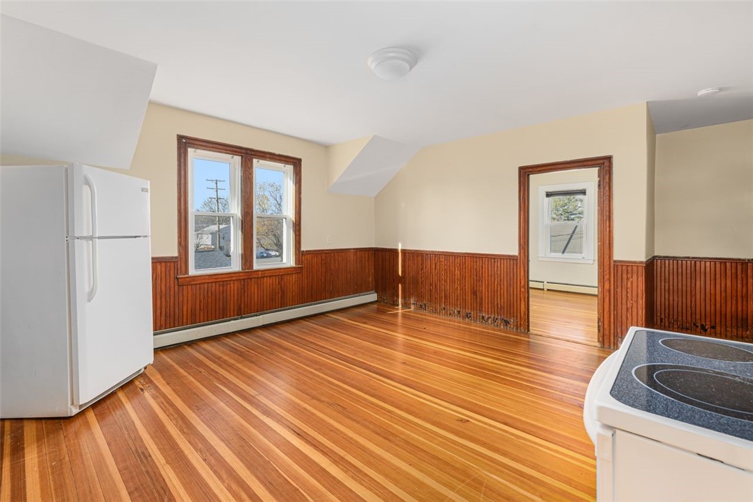 54 Randall Street Cranston, RI 02920 - Photo 4 of 38