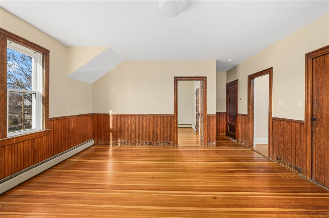 54 Randall Street Cranston, RI 02920 - Photo 5 of 38