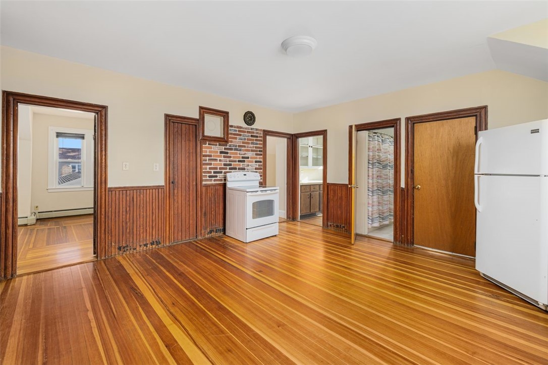 54 Randall Street Cranston, RI 02920 - Photo 7 of 38