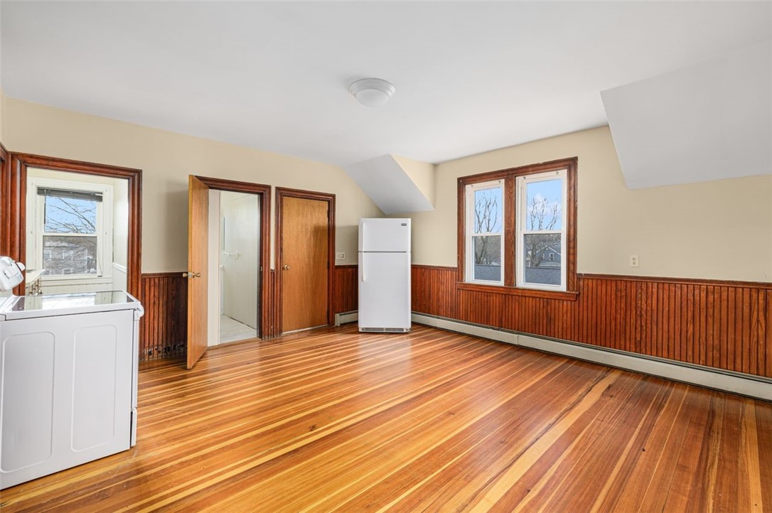 54 Randall Street Cranston, RI 02920 - Photo 8 of 38