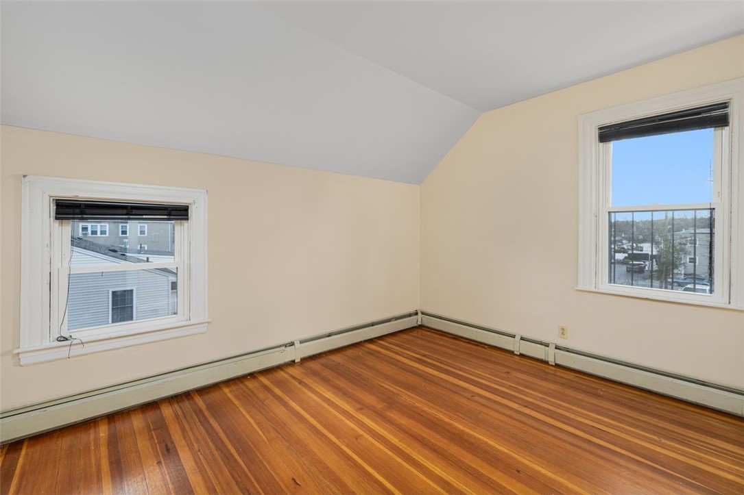 54 Randall Street Cranston, RI 02920 - Photo 10 of 38