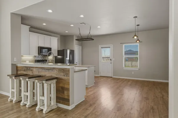 $2,300 | 125 Exeter Cove, Kyle, TX 78640