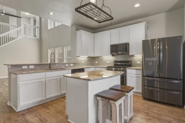 $2,300 | 125 Exeter Cove, Kyle, TX 78640