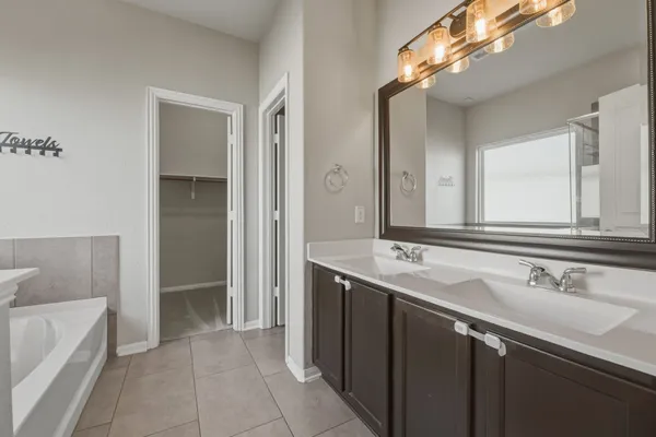 $2,300 | 125 Exeter Cove, Kyle, TX 78640