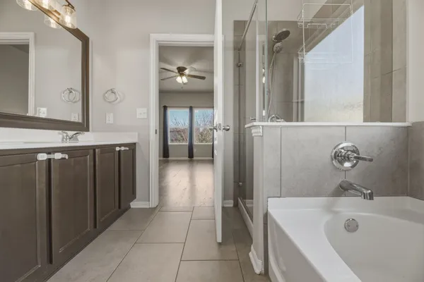 $2,300 | 125 Exeter Cove, Kyle, TX 78640