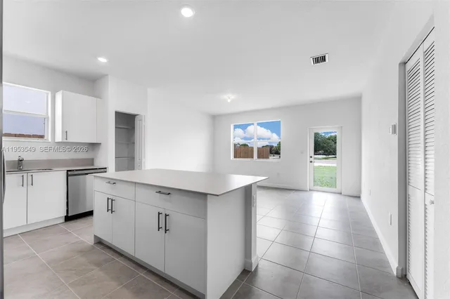 $4,299 | 2960 Southeast 23rd Avenue, Unit 2960, Homestead, FL 33035