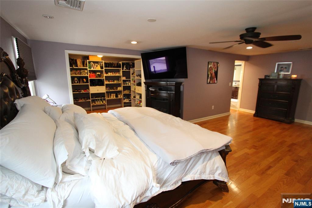 7 Stuart Street Waldwick, NJ 07463 - Photo 36 of 49