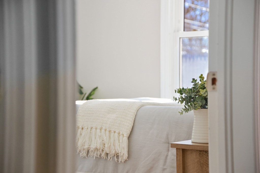 118 Pilgrim Road Springfield, MA 01118 - Photo 12 of 26