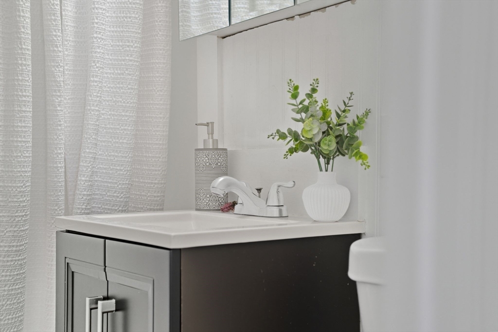 118 Pilgrim Road Springfield, MA 01118 - Photo 19 of 26