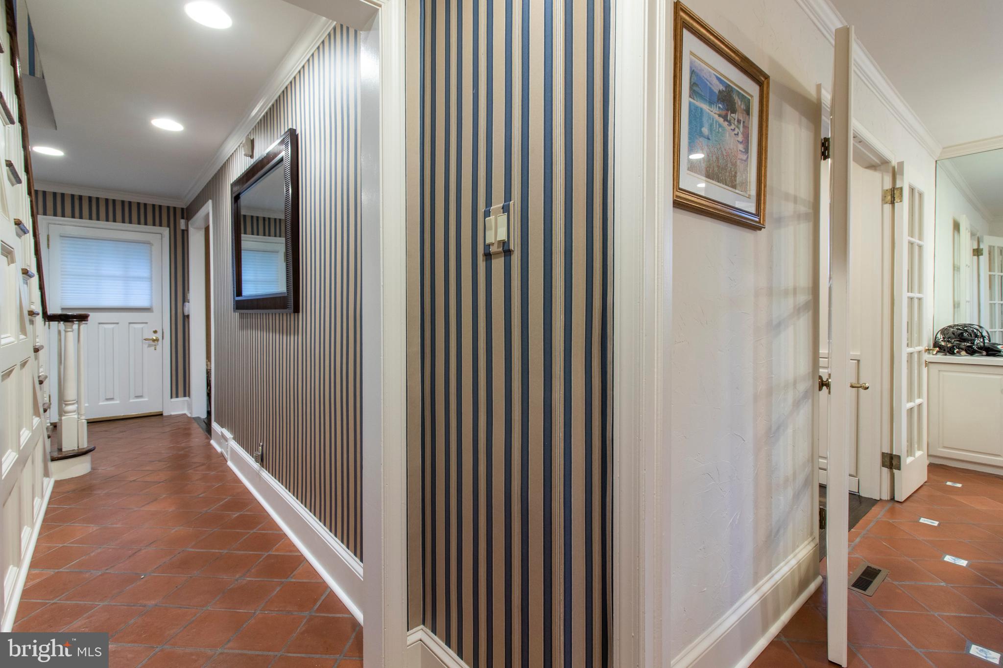 1118 Coventry Road Cheltenham, PA 19012 - Photo 5 of 59 Wonderful first floor layout!
