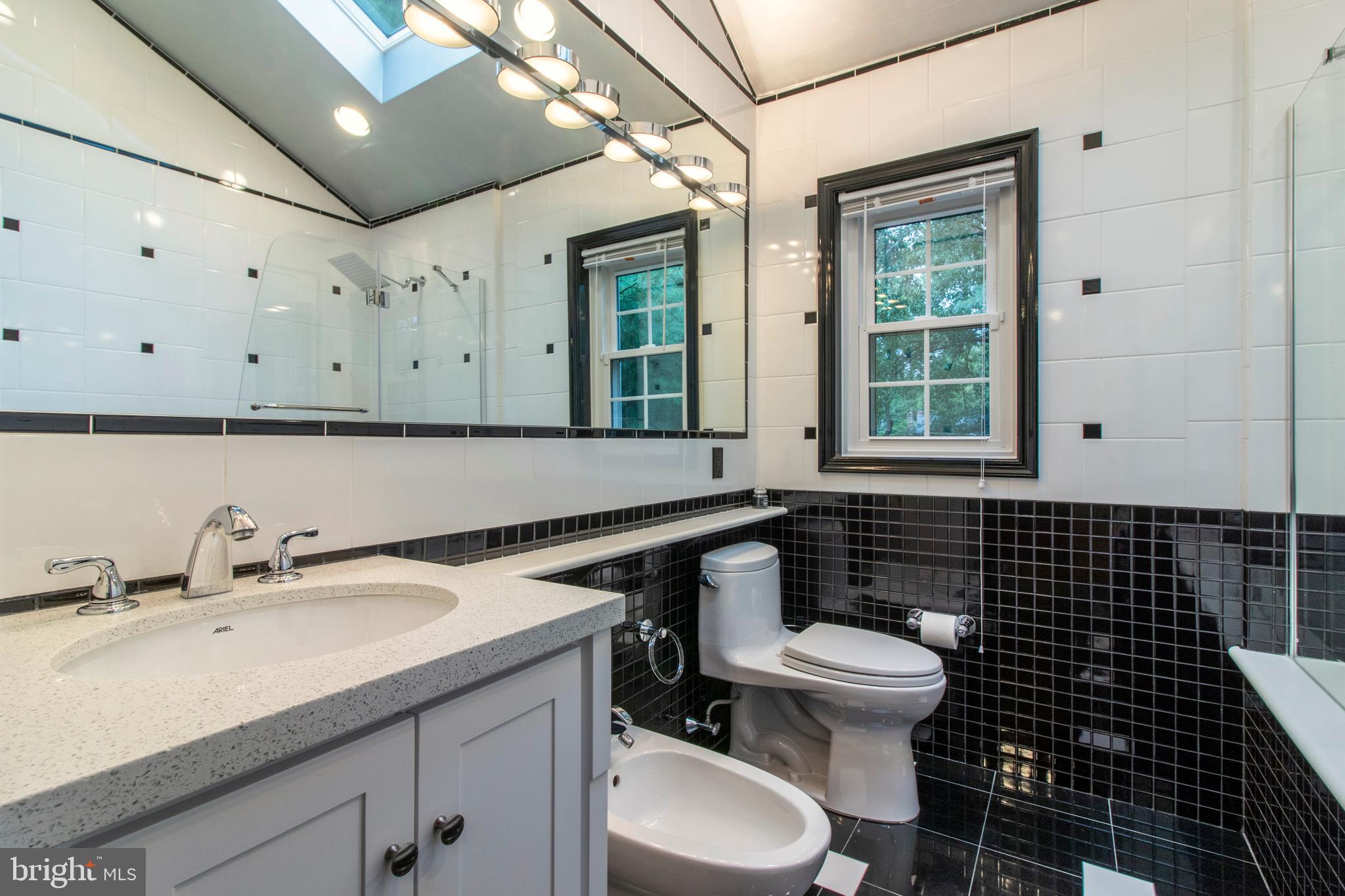 1118 Coventry Road Cheltenham, PA 19012 - Photo 41 of 59 Oversized hall Bathroom