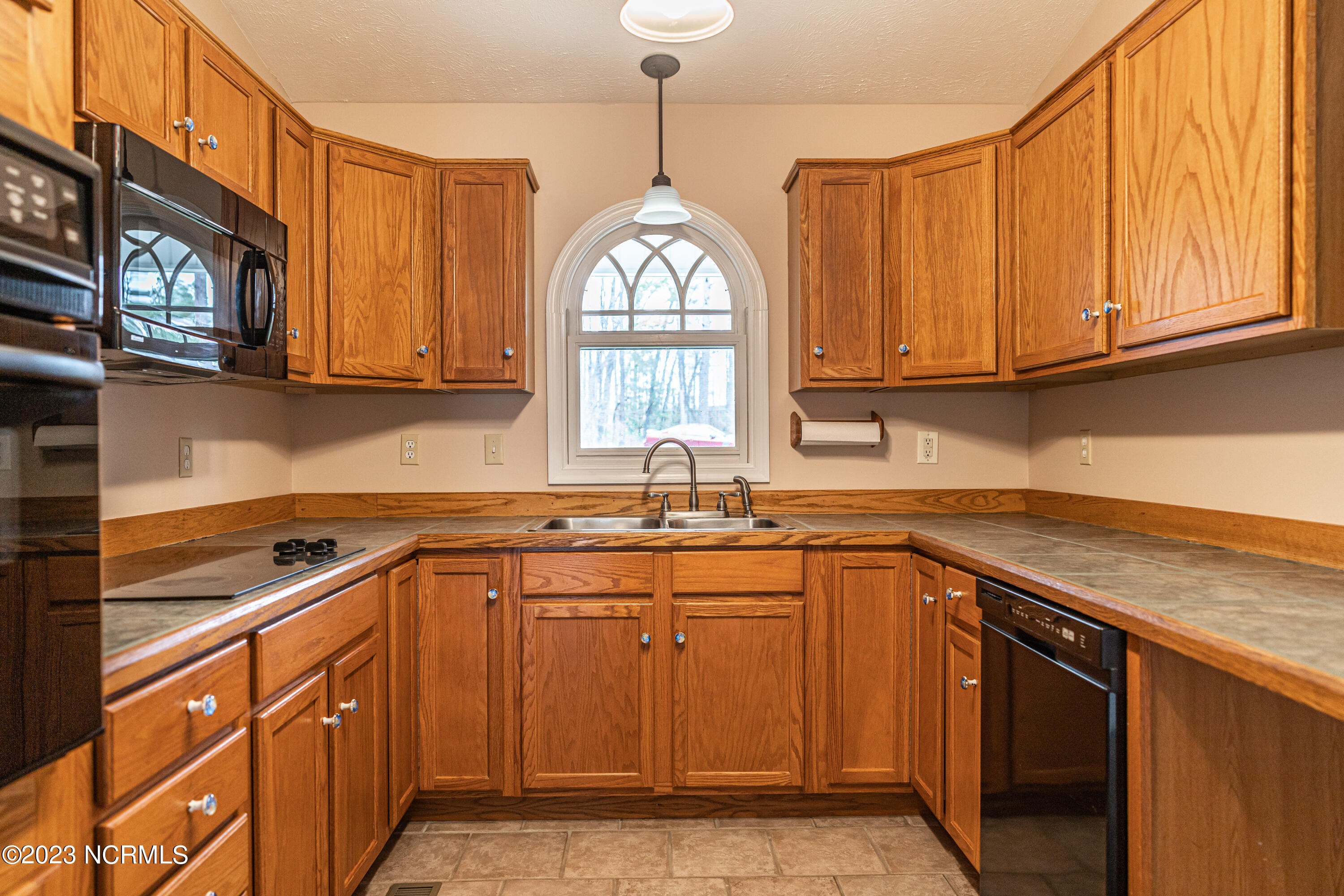 104 Primrose Circle West End, NC 27376 - Photo 5 of 24 5