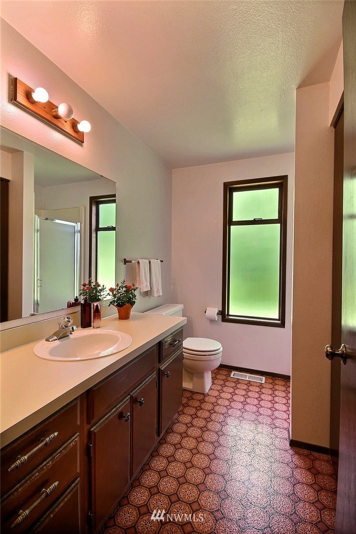 15508 207th Place Southeast Renton, WA 98059 - Photo 12 of 21 Gallery Image 12