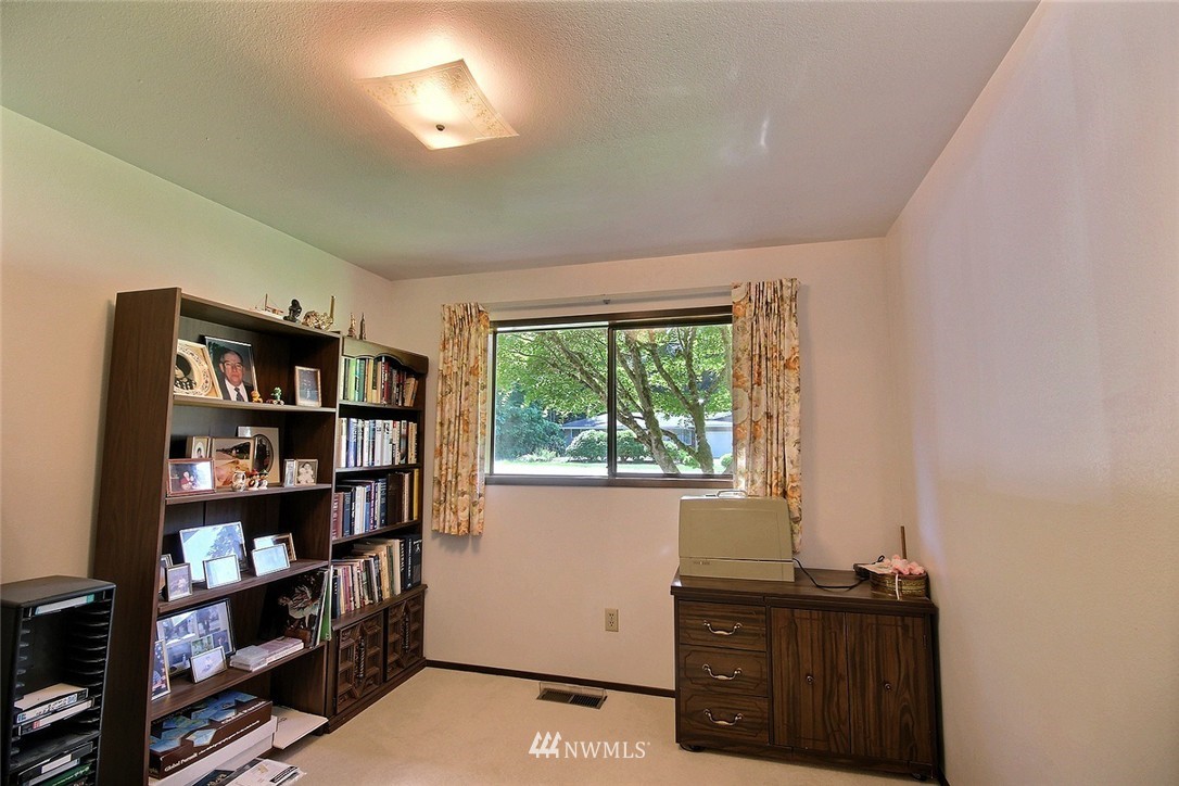 15508 207th Place Southeast Renton, WA 98059 - Photo 14 of 21 Gallery Image 14