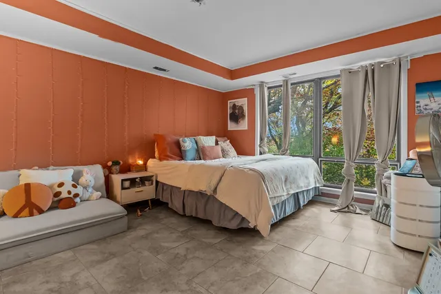 a view of utility room