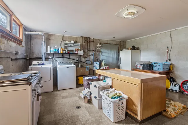 $895,000 | 7822 North Pillow Hill Road, Spring Grove, IL 60081