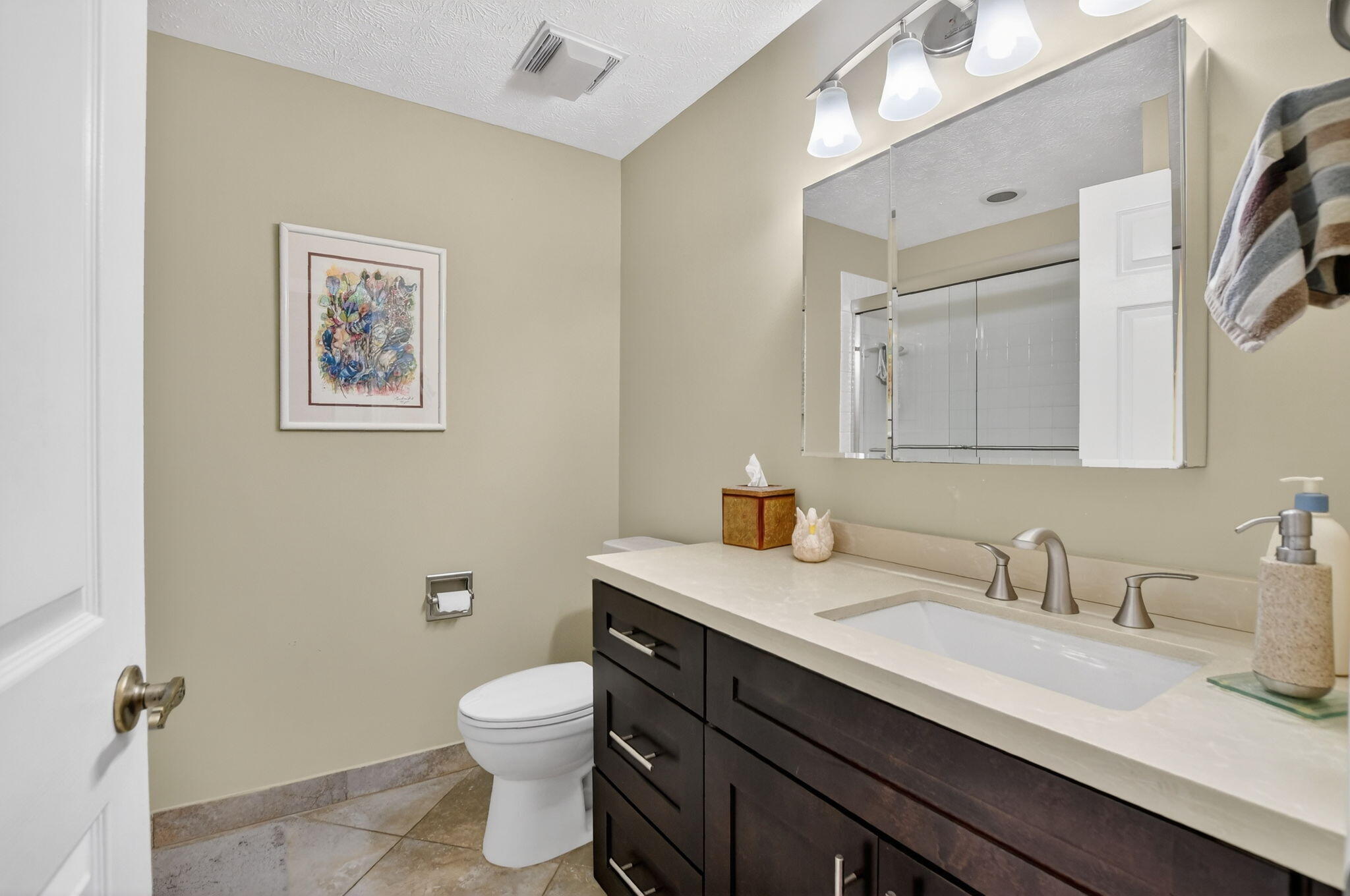 22658 Meridiana Drive Boca Raton, FL 33433 - Photo 30 of 49 2nd bathroom