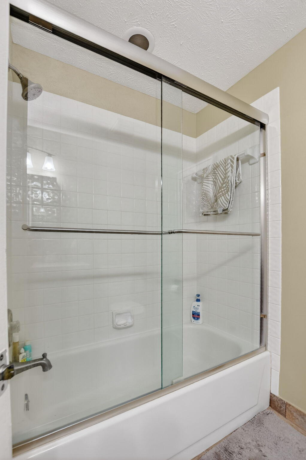 22658 Meridiana Drive Boca Raton, FL 33433 - Photo 31 of 49 2nd bathroom