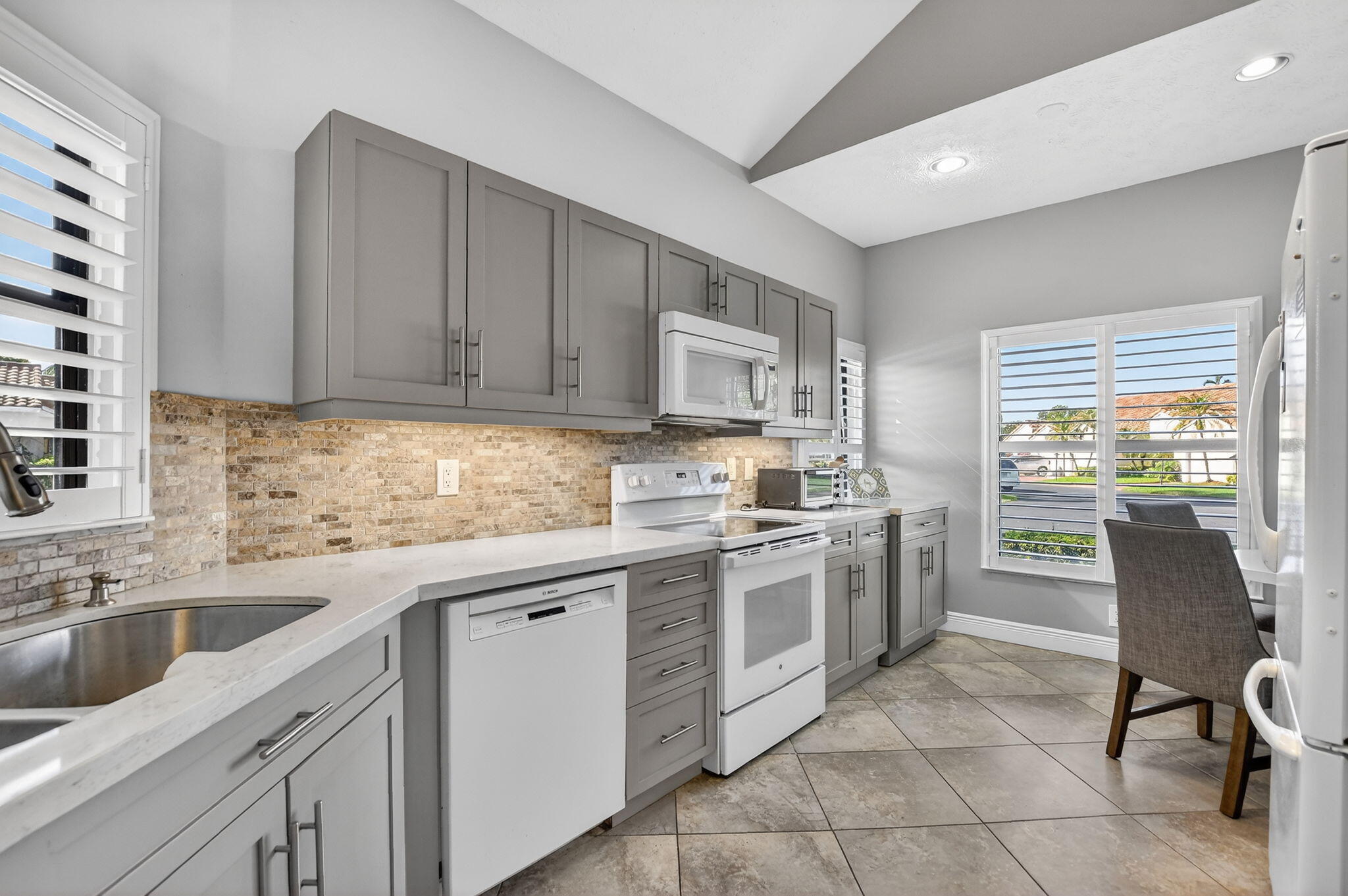 22658 Meridiana Drive Boca Raton, FL 33433 - Photo 5 of 49 kitchen