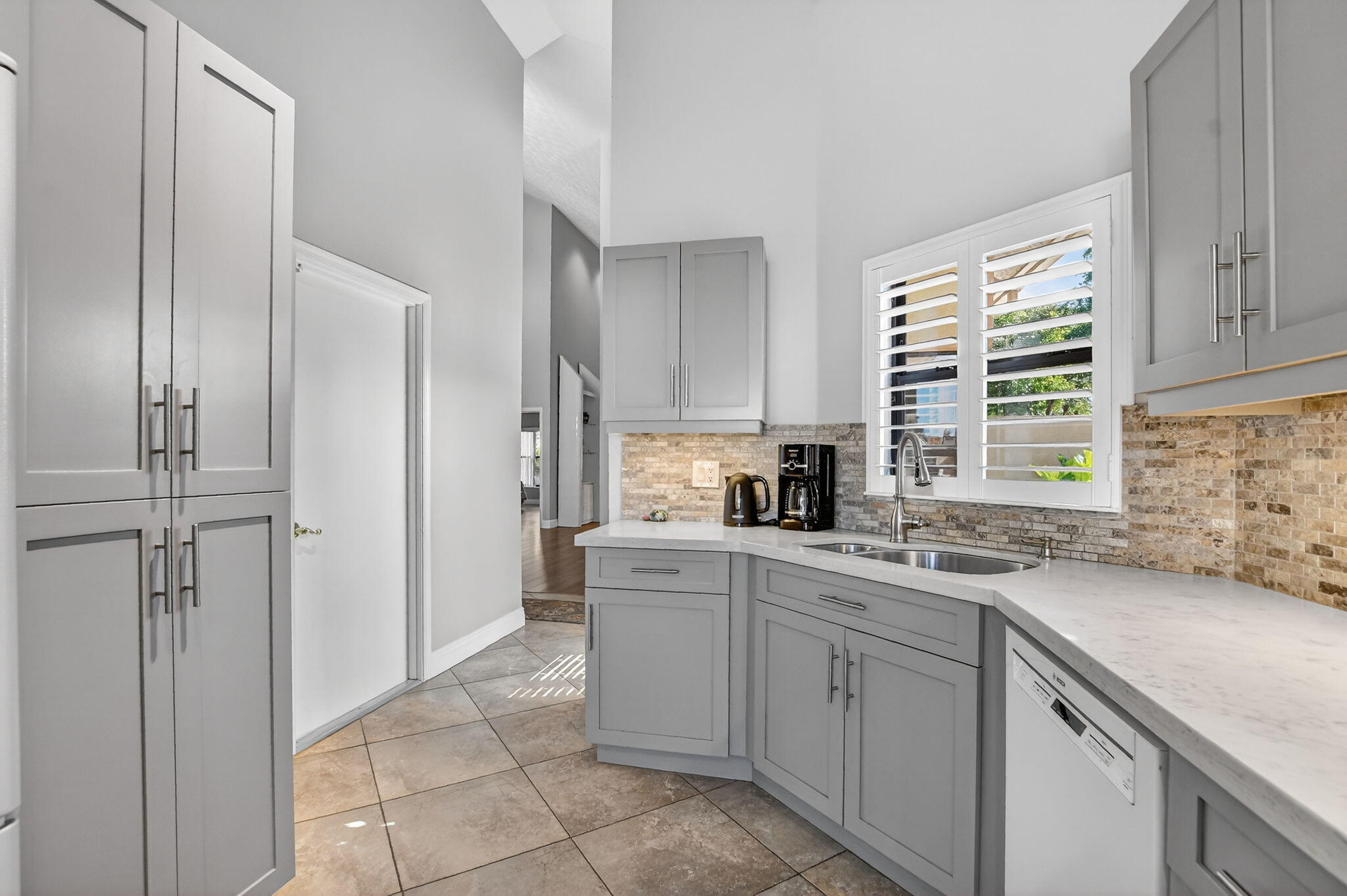 22658 Meridiana Drive Boca Raton, FL 33433 - Photo 7 of 49 kitchen